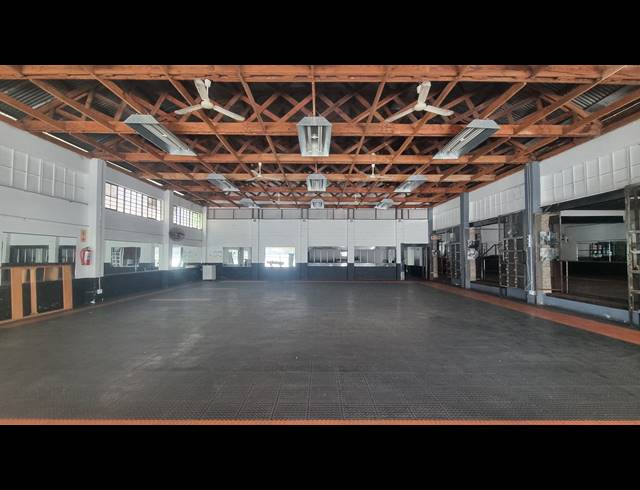 1,854M² RETAIL FOR SALE IN CHURCHILL ESTATE